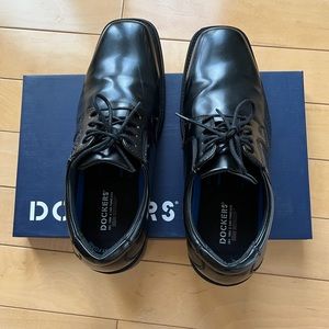 Dockers men black dress shoes